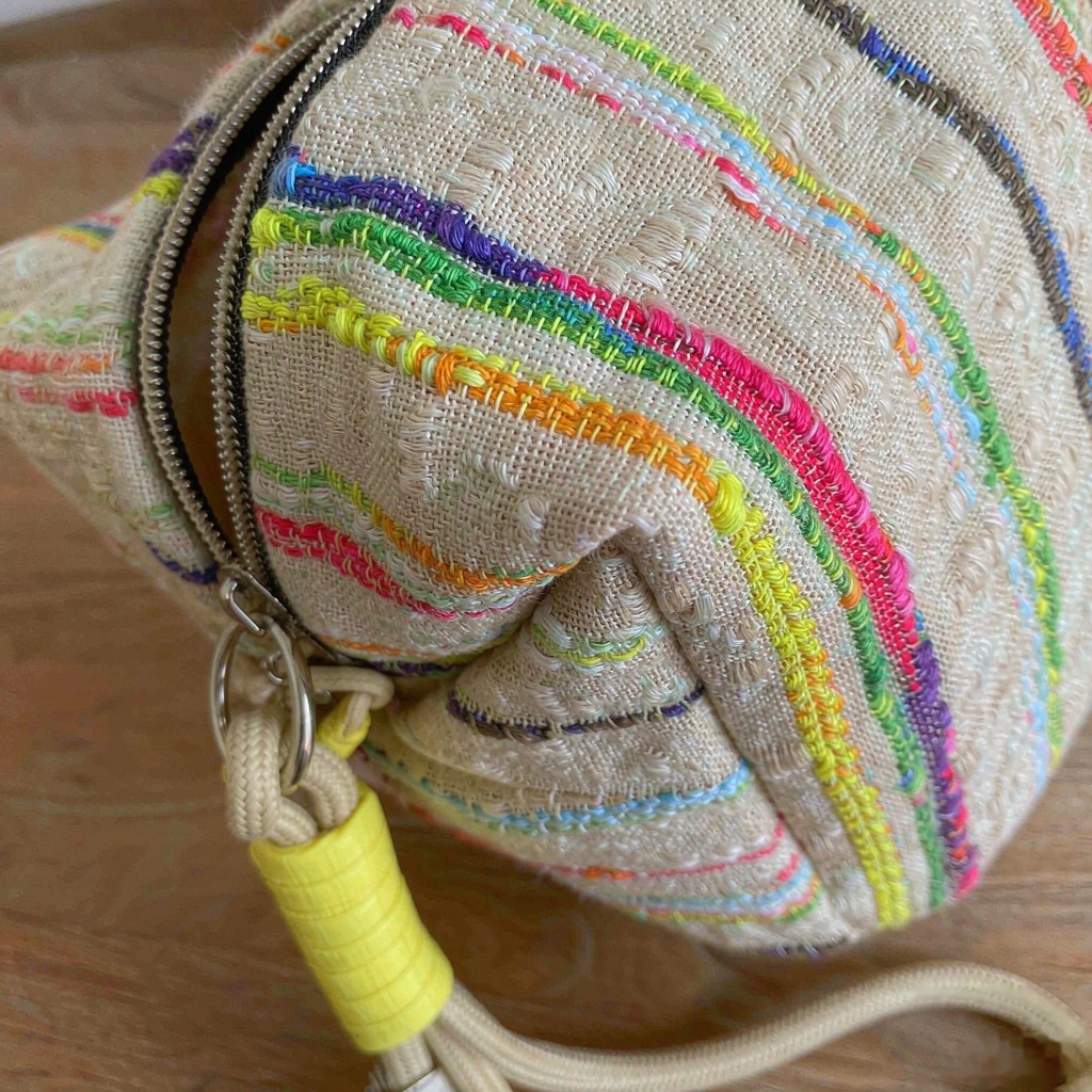 Trousse de Maquillage Bohème à Rayures Multicolores - Pochettes de Voyage & Rangement Compacte