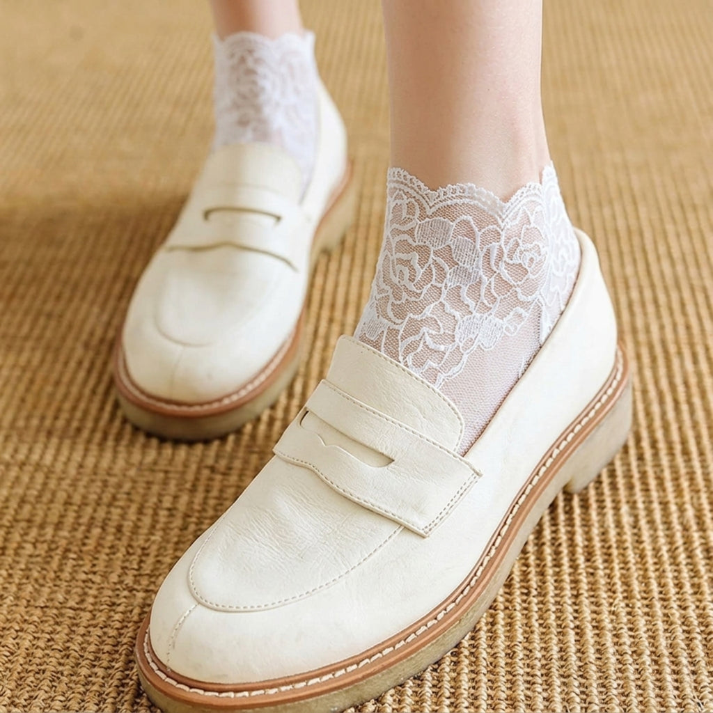Socquettes en Dentelle Florale pour Femmes - Chaussettes Courtes Transparentes et Élégantes