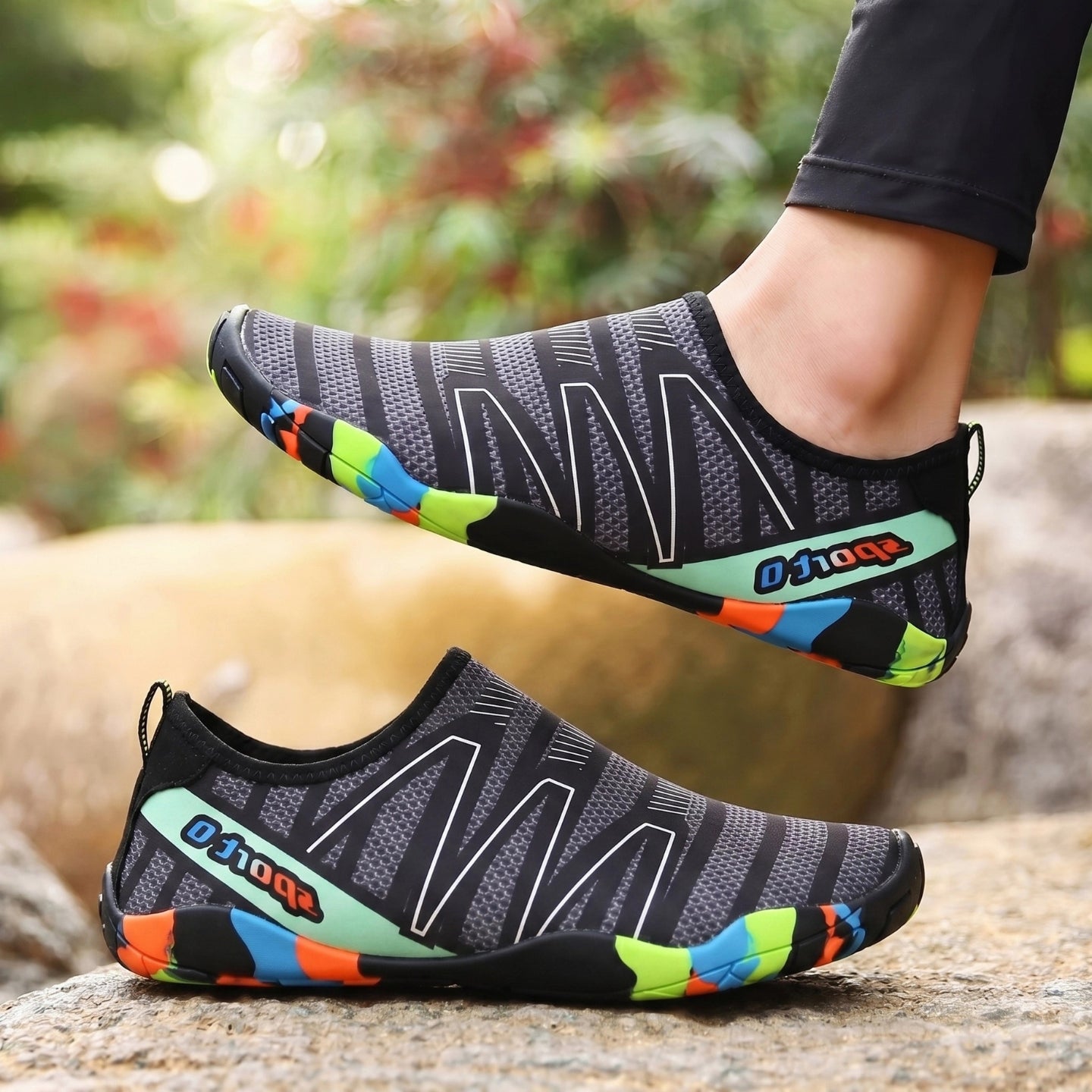 Chaussures Aquatiques Homme Femme - Chaussures de Plage à Séchage Rapide et Respirantes - Chaussons de Natation Antidérapants pour Surf, Kayak, Yoga et Randonnée Aquatique