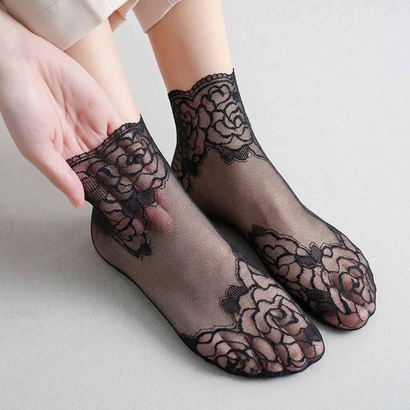 Socquettes en Dentelle Florale pour Femmes - Chaussettes Courtes Transparentes et Élégantes