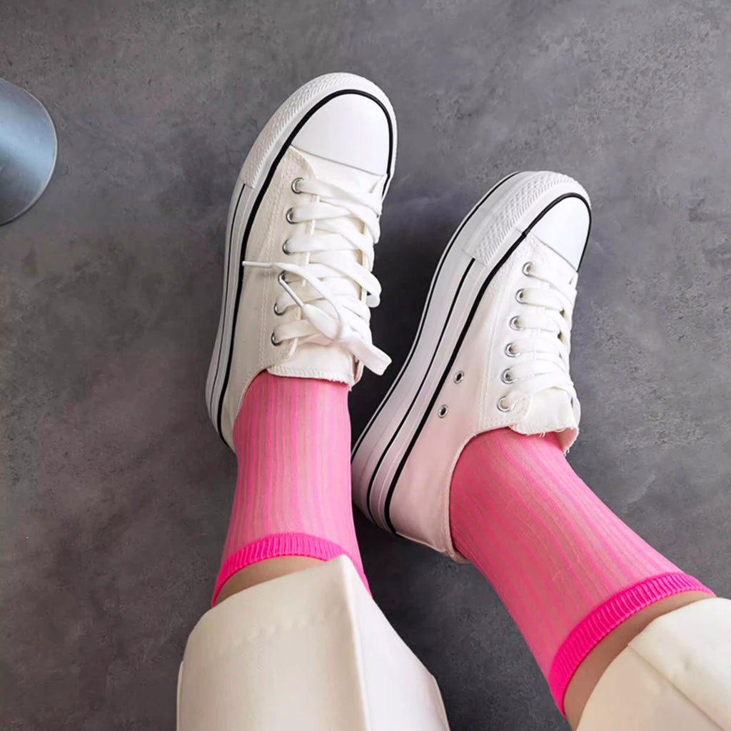 Chaussettes Mi-Hautes Fluorescentes d'Été pour Femme – Ultra-Fines, Transparentes et Respirantes – Couleurs Bonbon Néon Style Tendue – Accessoire de Mode Été
