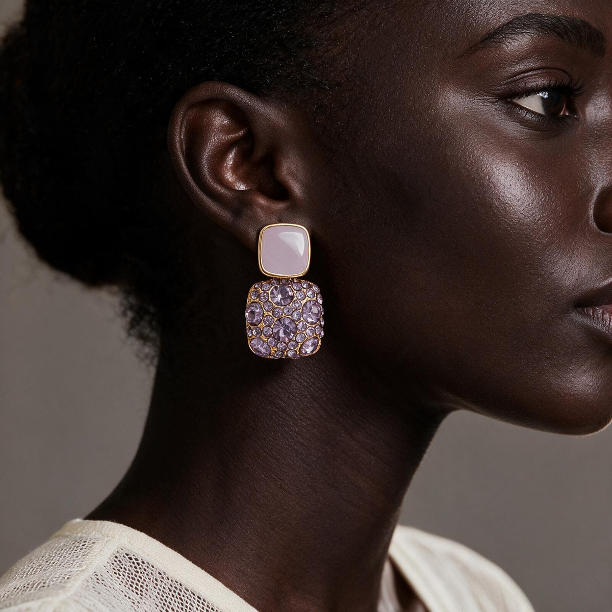 Boucles d'Oreilles Pendantes Carrées « Éclat Lilas » – Cristaux Pave & Resine Améthyste