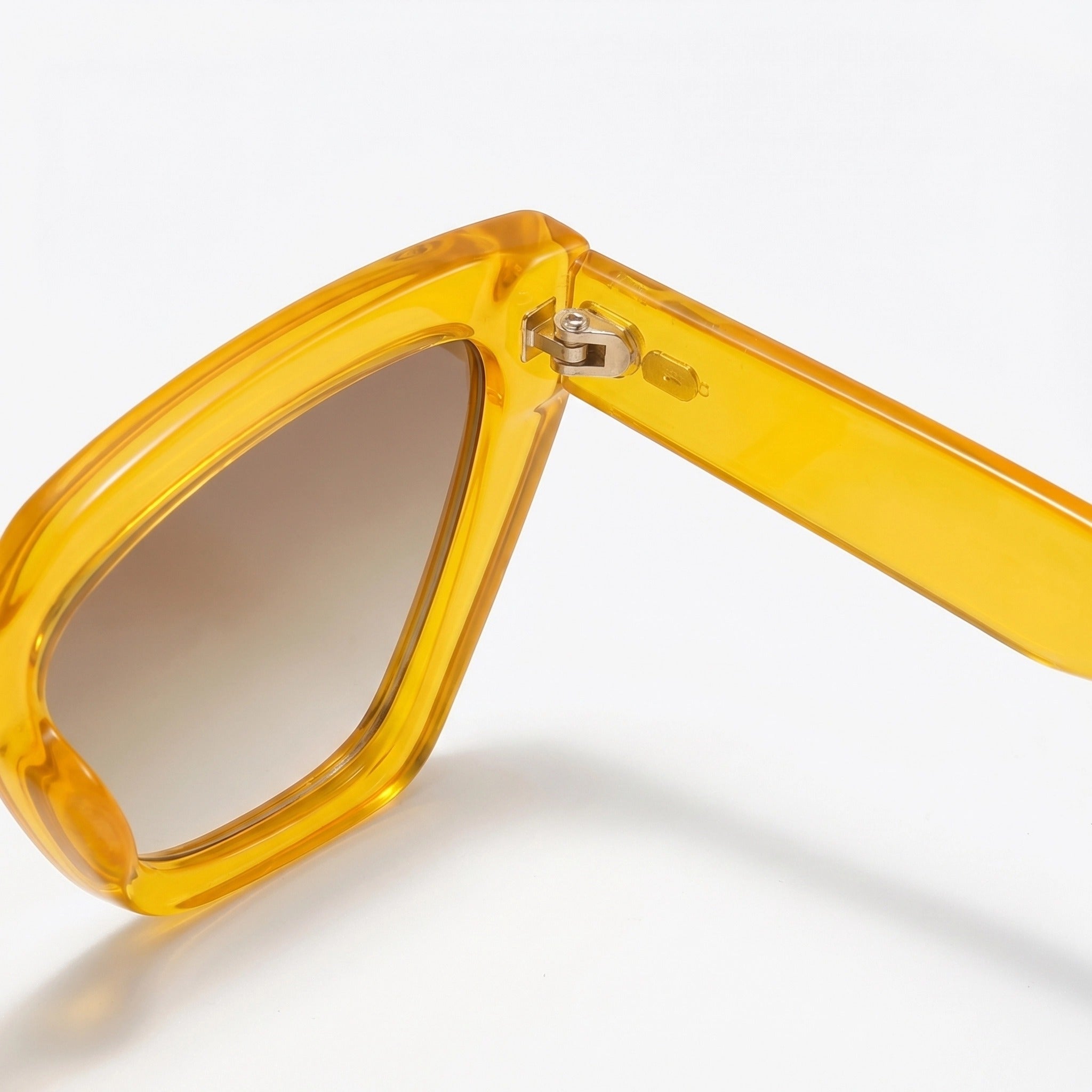 Lunettes de soleil en forme d'œil de chat triangulaire pour femmes, lunettes de soleil à la mode résistantes aux UV, lunettes rétro tendance