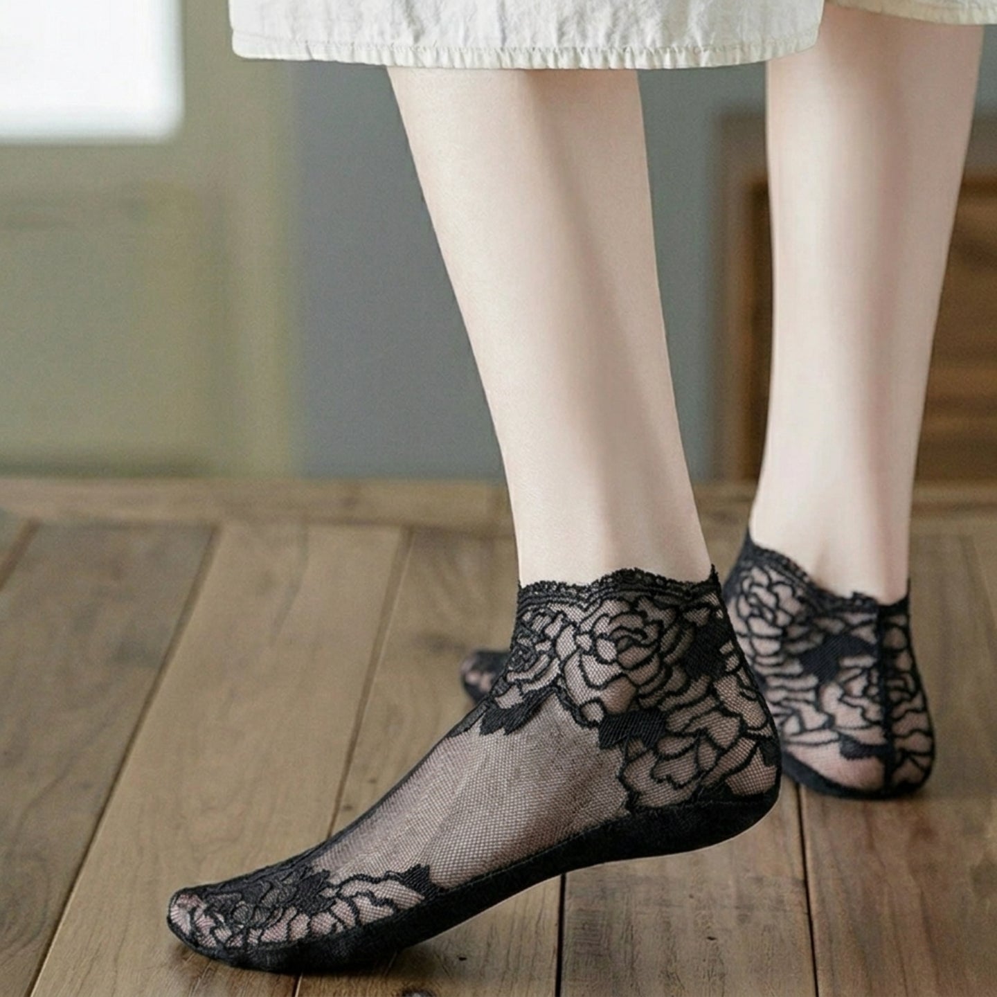 Socquettes en Dentelle Florale pour Femmes - Chaussettes Courtes Transparentes et Élégantes