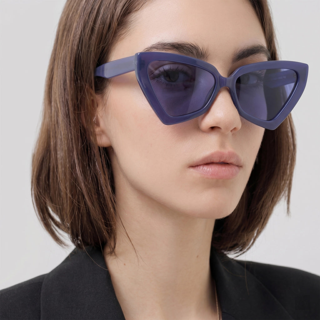 Lunettes de soleil en forme d'œil de chat triangulaire pour femmes, lunettes de soleil à la mode résistantes aux UV, lunettes rétro tendance