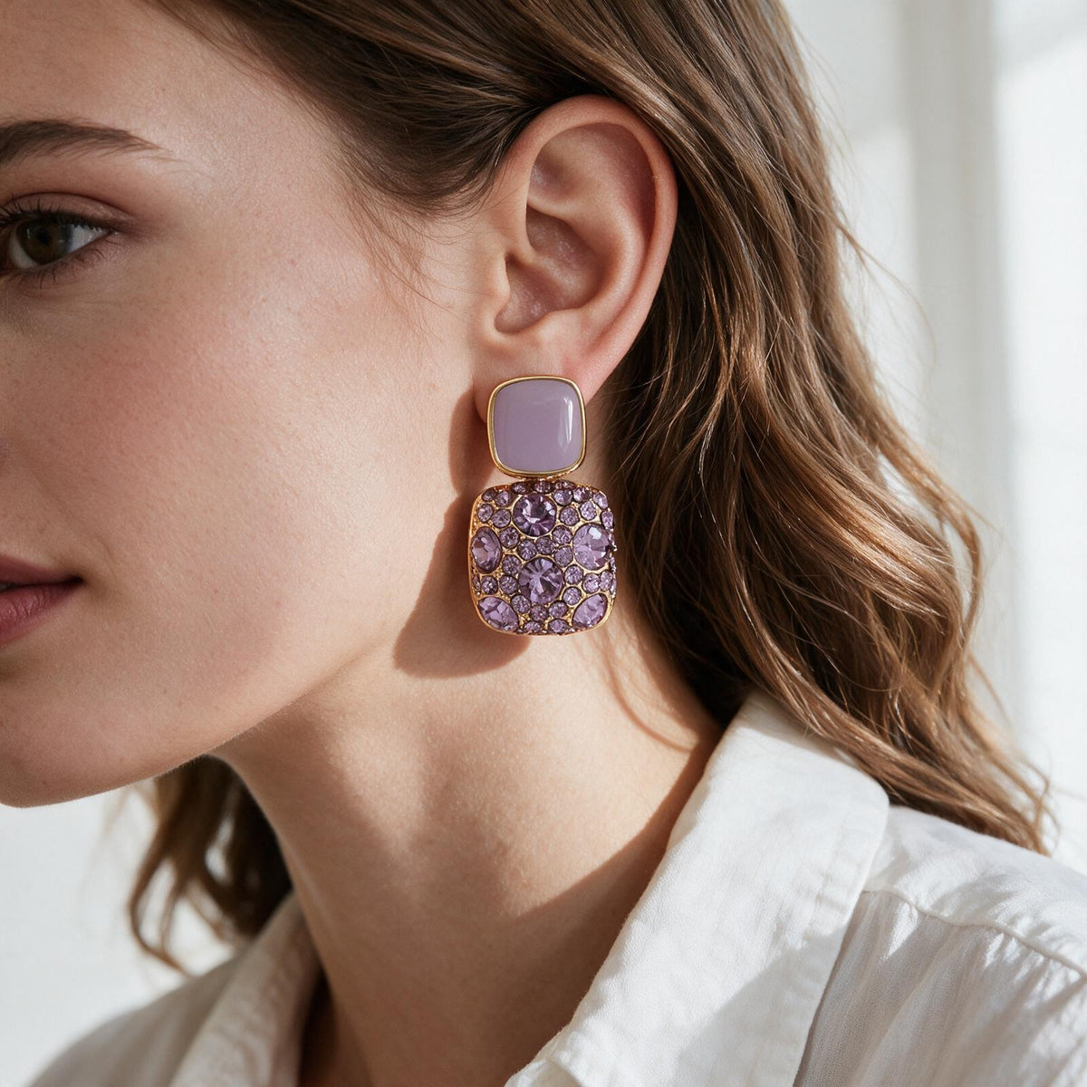 Boucles d'Oreilles Pendantes Carrées « Éclat Lilas » – Cristaux Pave & Resine Améthyste