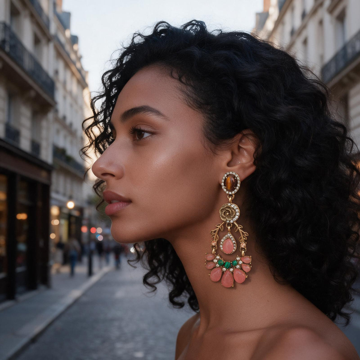 Boucles d'Oreilles Pendantes Chandelier Vintage « Élégance Bohème » – Pierre Oeil de Tigre, Résine Rose & Cristaux