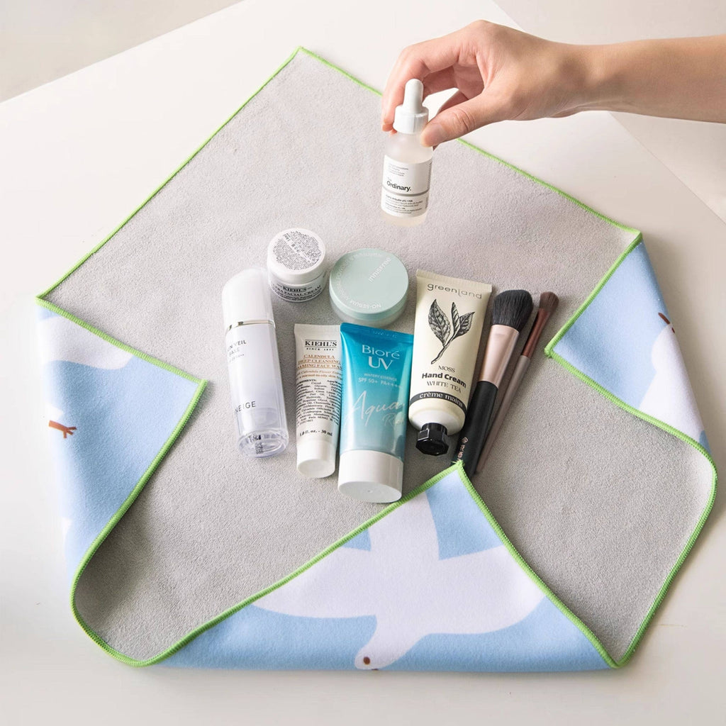 Magic Wrap – Tissu auto-adhésif réutilisable pour organiser soins et essentiels | Lavable, portable et idéal en voyage | Pochette cosmétique / trousse de maquillage multifonction