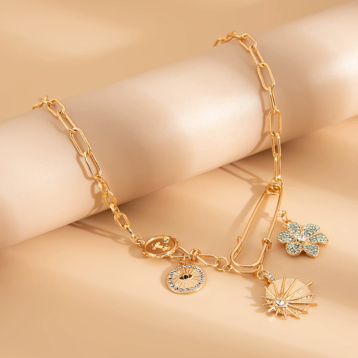Collier charms doré, Maillons graphiques, pendentifs lumineux