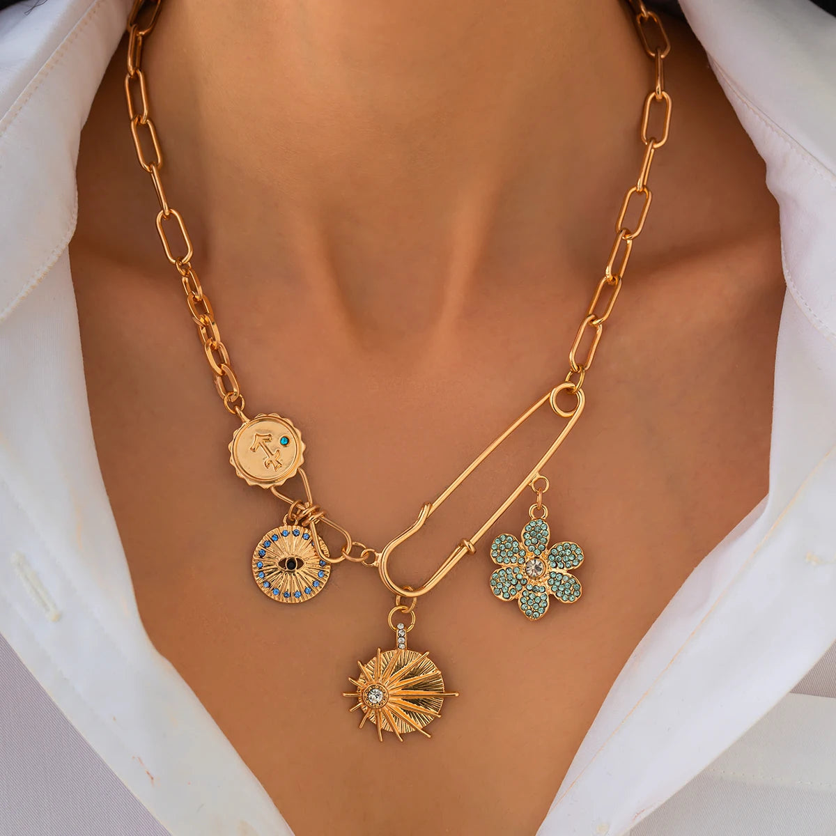 Collier charms doré, Maillons graphiques, pendentifs lumineux