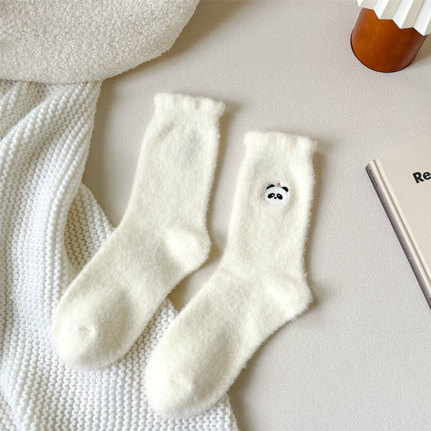 Chaque paire est décorée d’une petite tête d’animal brodée très mignonne🐶