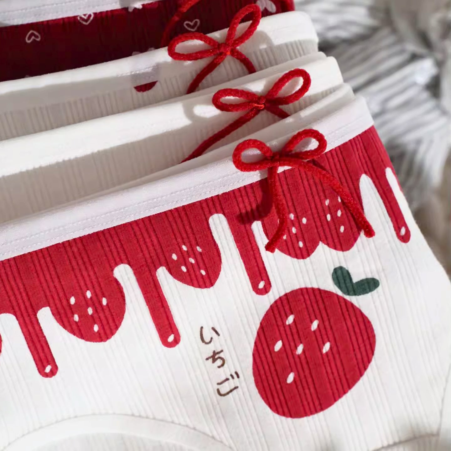 Culotte en coton – style japonais mignon « Noël / Fraise », motif adorable, confort, douceur et charme « kawaii / japonais ».