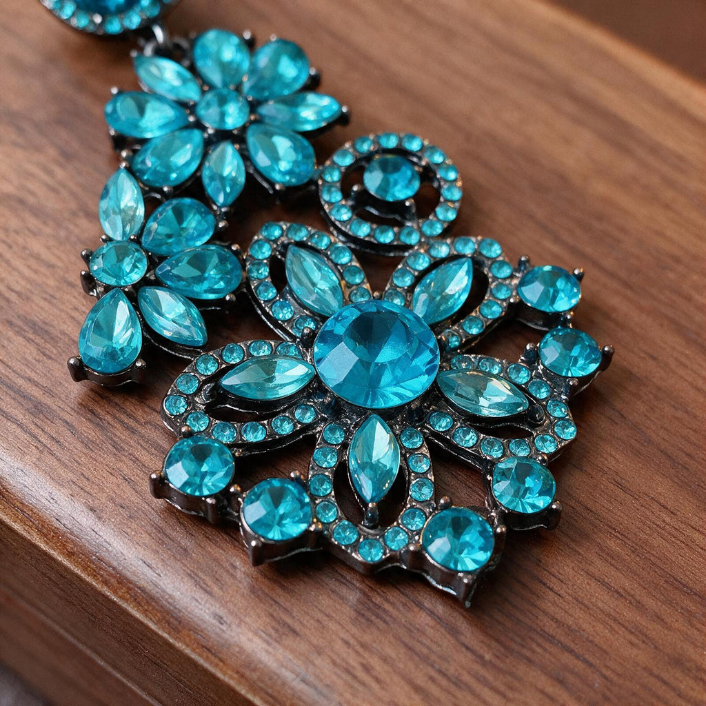 Boucles d’oreilles pendantes florales – Bleu Azur