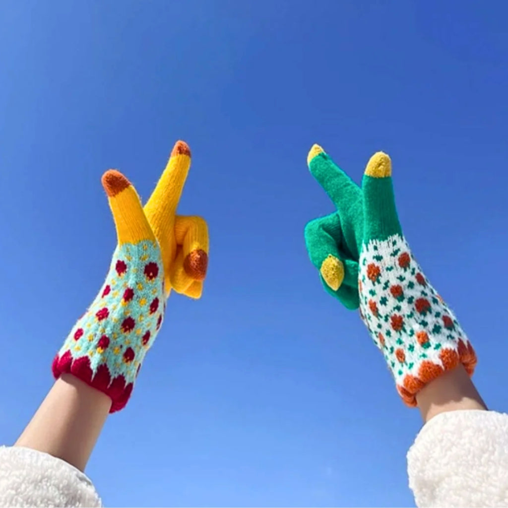 Gants tactiles🧤d’hiver pour femme, motifs fraises, ambiance de Noël, un effet « couple / mix & match » disponible