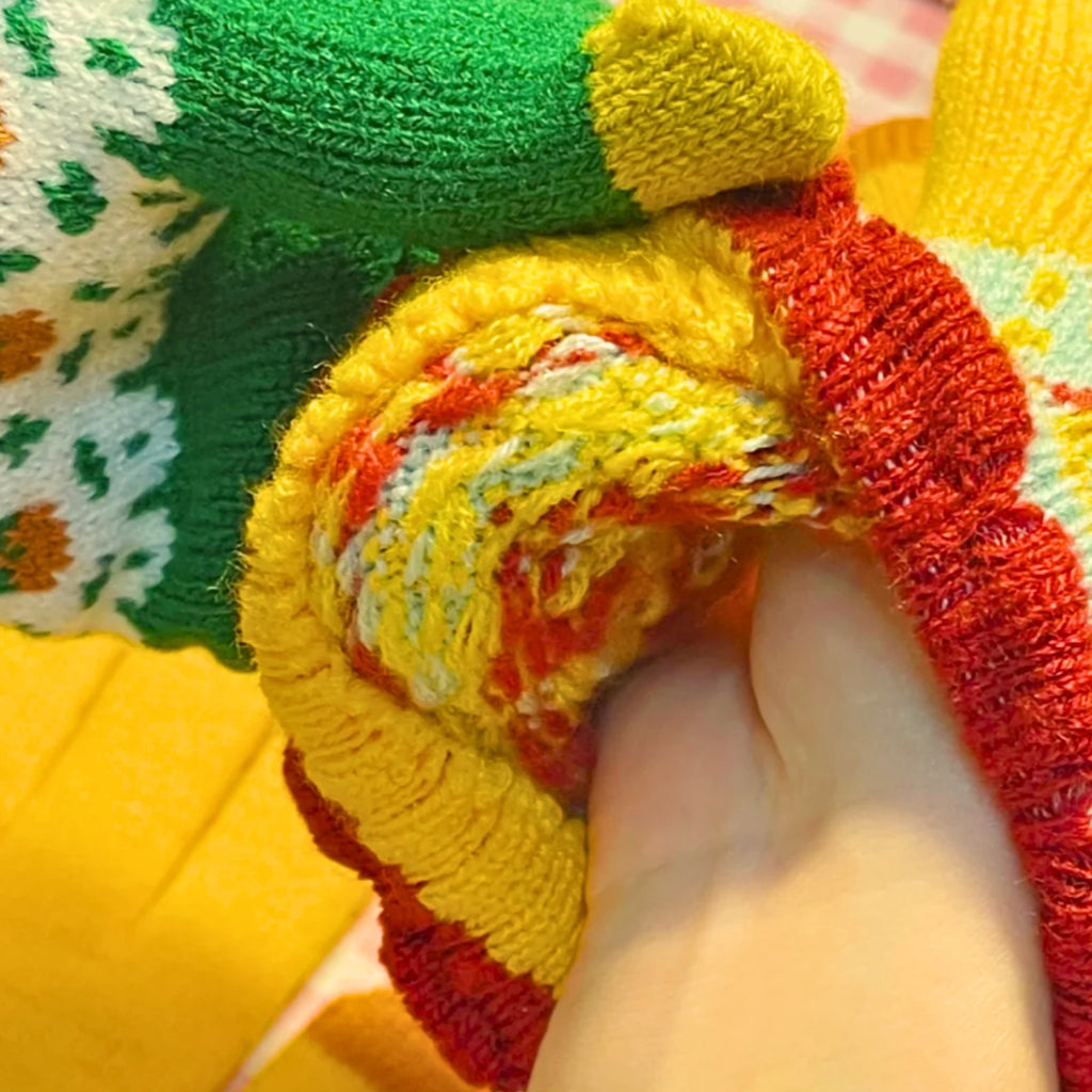 Gants tactiles🧤d’hiver pour femme, motifs fraises, ambiance de Noël, un effet « couple / mix & match » disponible