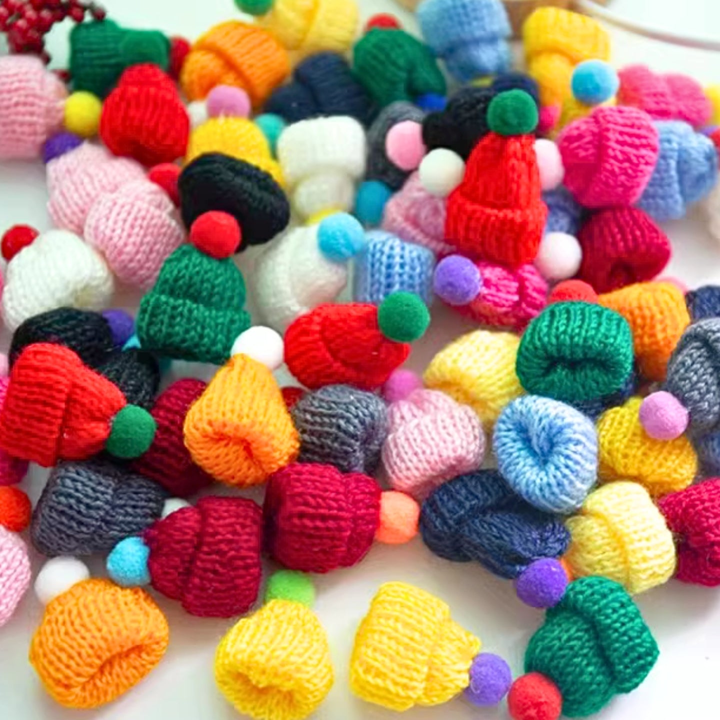 🤠Mini chapeau tricoté décoratif en laine, accessoire adorable pour Noël, anniversaires et autres fêtes