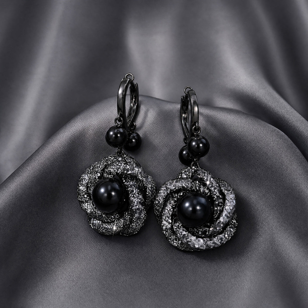 Boucles d'Oreilles Noir Strass et Perle - Design Floral Rétro