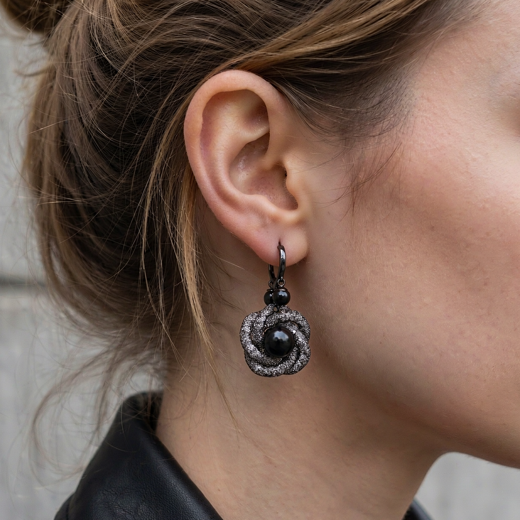 Boucles d'Oreilles Noir Strass et Perle - Design Floral Rétro